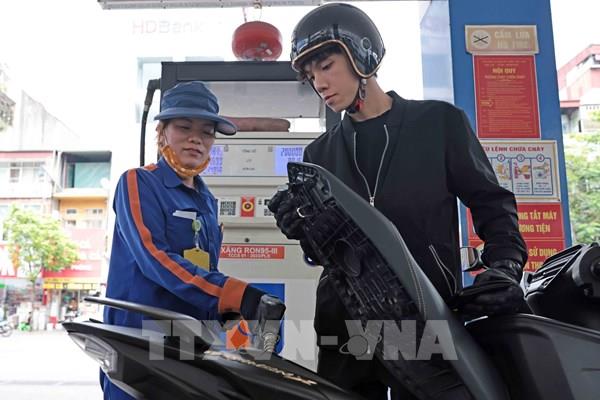 Giá xăng và dầu biến động trái chiều từ 15 giờ hôm nay 29/5