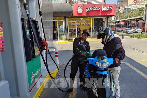 Giá dầu thế giới dứt chuỗi ba tuần giảm