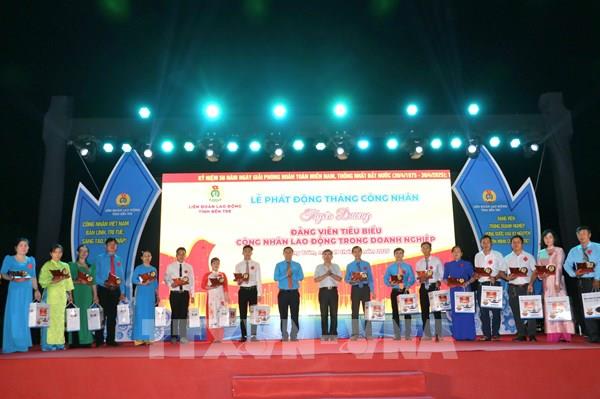 Bến Tre tuyên dương đảng viên tiêu biểu là công nhân lao động