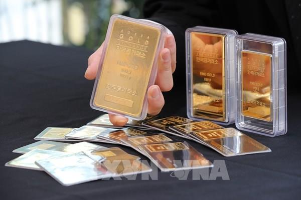 Giá vàng thế giới chạm mức thấp nhất gần hai tuần