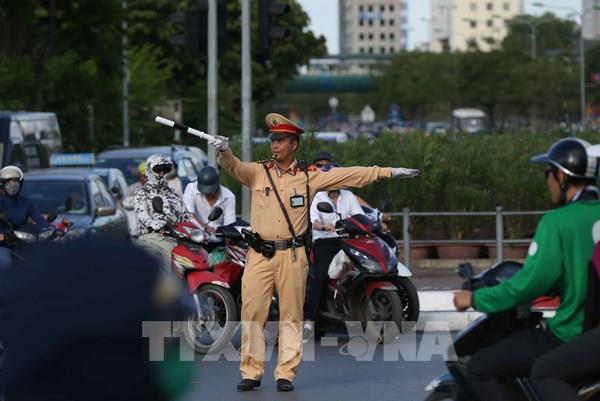 Điều tiết giao thông nhiều tuyến đường ở khu vực trung tâm phục vụ lễ 30/4