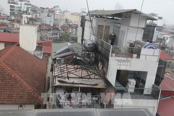 Cháy cạnh Trường Tiểu học Thăng Long (Hà Nội)