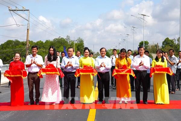 Tây Ninh khánh thành cầu Hoà Bình nối 2 xã biên giới huyện Châu Thành