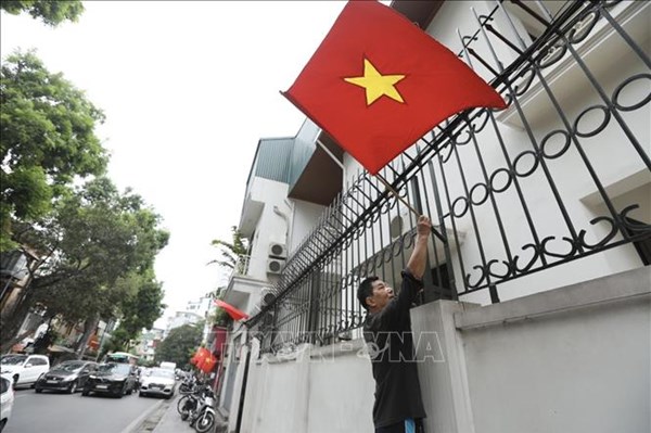 Hà Nội chỉnh trang hạ tầng đô thị chào mừng 50 thống nhất đất nước