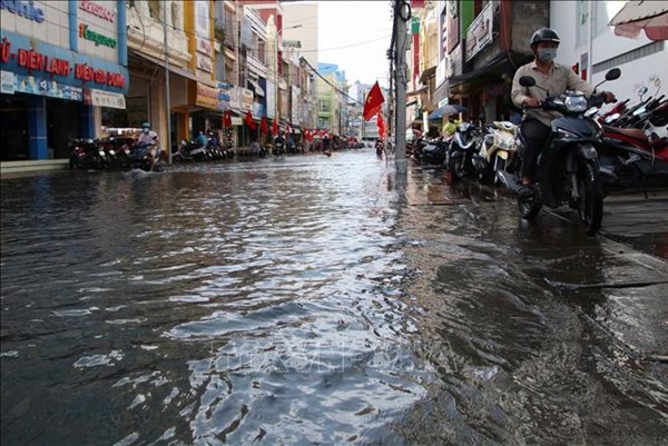 Triều cường ven biển Đông Nam Bộ ở mức cao