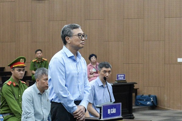 Cựu Thứ trưởng Bộ Công Thương Hoàng Quốc Vượng bị phạt 6 năm tù trong vụ điện mặt trời