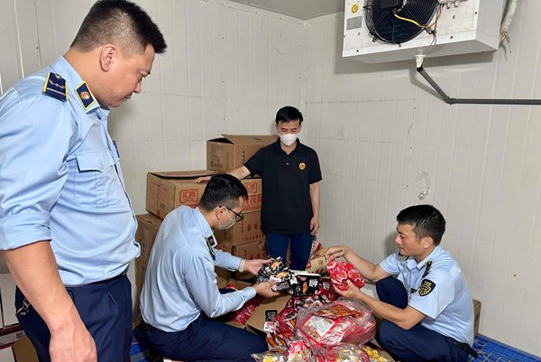 Mở đợt cao điểm truy quét buôn lậu, hàng giả và xâm phạm sở hữu trí tuệ