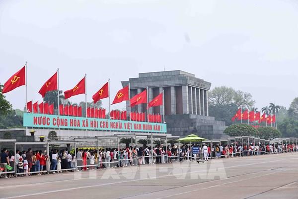 Xúc động, tự hào hòa chung không khí mừng ngày đại thắng