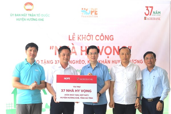 Agribank trao tặng 37 căn “Nhà hy vọng” tại Hà Tĩnh