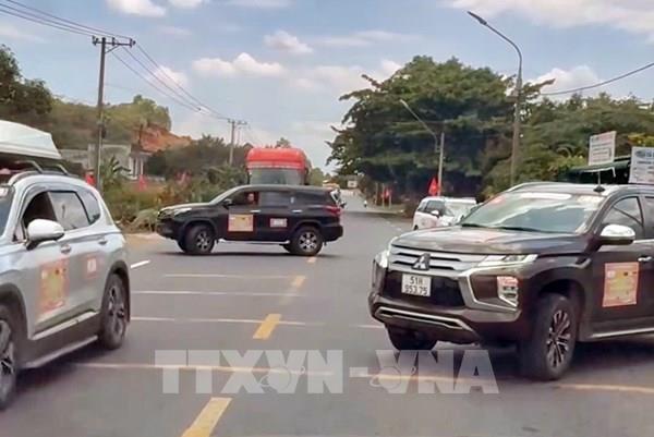 Xác minh, xử lý 2 ô tô chặn đường để đoàn xe doanh nhân băng qua quốc lộ 20