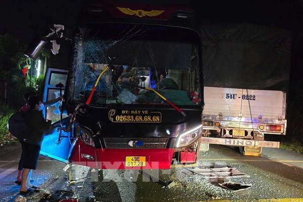 Đã thông xe Quốc lộ 20 bị ùn ứ nhiều km sau va chạm giao thông