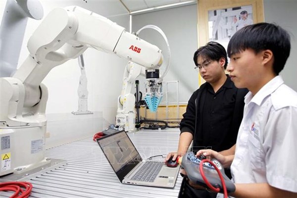 Trung tâm đào tạo nhân lực chất lượng cao: Thúc đẩy nghiên cứu, phát triển khoa học - công nghệ