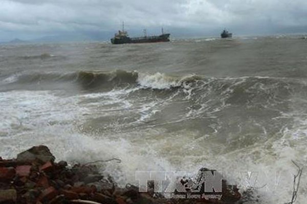 Thời tiết ngày 25/7: Bão số 4 đổ bộ vào đảo Lu Dông - Philippines; trên biển sóng lớn