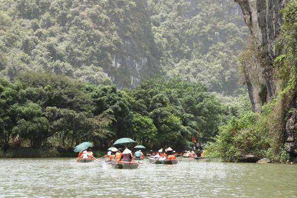 Du lịch bùng nổ dịp lễ 30/4 và 1/5: Những con số biết nói