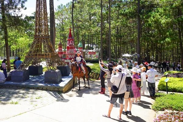 Dịp lễ 30/4 - 1/5: Ngành du lịch ước đạt kỷ lục mới