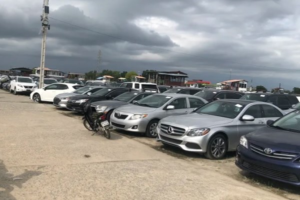 Ô tô cũ nhập khẩu: Lợi bất cập hại cho châu Phi