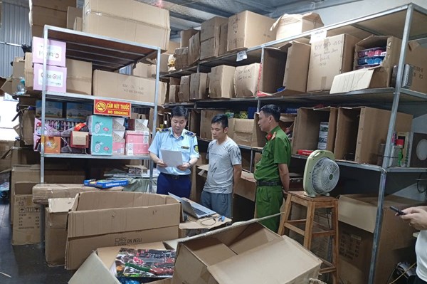 Thu giữ hơn 3.000 đồ chơi trẻ em nhập lậu 