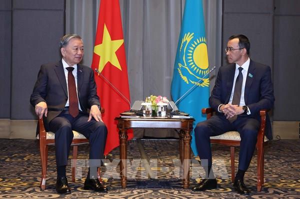 Tổng Bí thư Tô Lâm hội kiến Chủ tịch Thượng viện Cộng hòa Kazakhstan