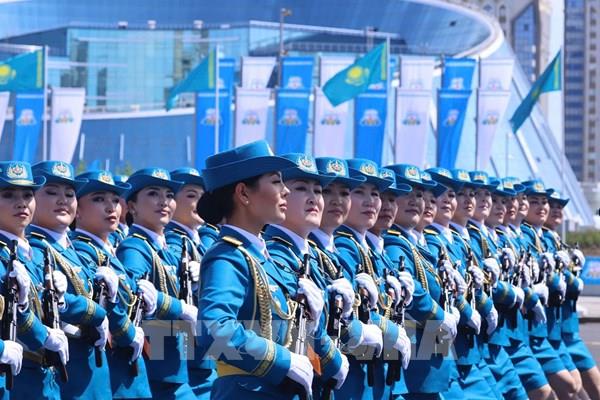 Tổng Bí thư tham dự Lễ duyệt binh kỷ niệm 80 năm Ngày Chiến thắng phát xít tại Kazakhstan