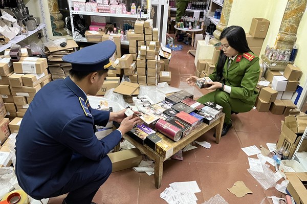 Nhiều cơ sở kinh doanh quận Bắc Từ Liêm (Hà Nội) bị xử phạt