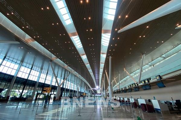 Yêu cầu ACV xử lý dứt điểm tình trạng nước mưa rò rỉ tại Nhà ga T3 Tân Sơn Nhất