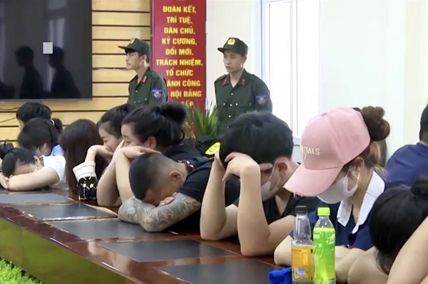 Phá chuyên án lừa đảo hàng trăm tỉ đồng “cắt đá tìm ngọc” trên mạng xã hội