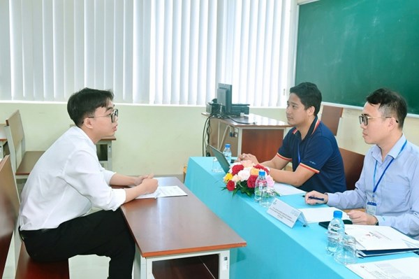 Thành phố Hồ Chí Minh áp dụng cơ chế đặc biệt trong tuyển dụng, bố trí, sử dụng, đãi ngộ cán bộ