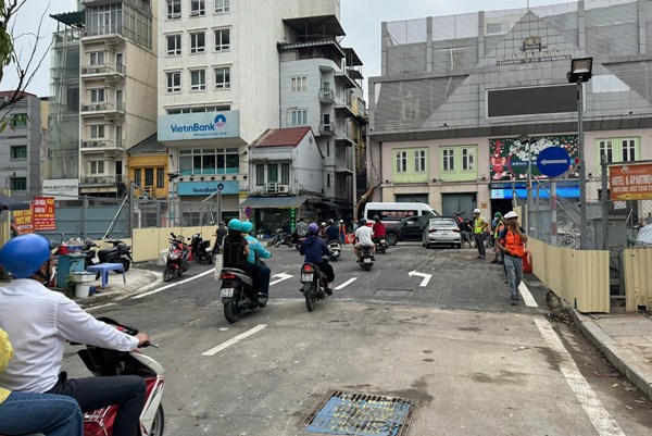 Hà Nội phân luồng giao thông phục vụ thi công ga ngầm S12