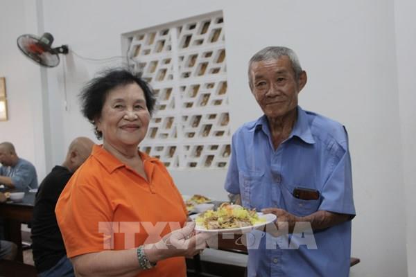 Bếp ăn "từ tâm" nơi cửa Phật tại Khánh Hòa