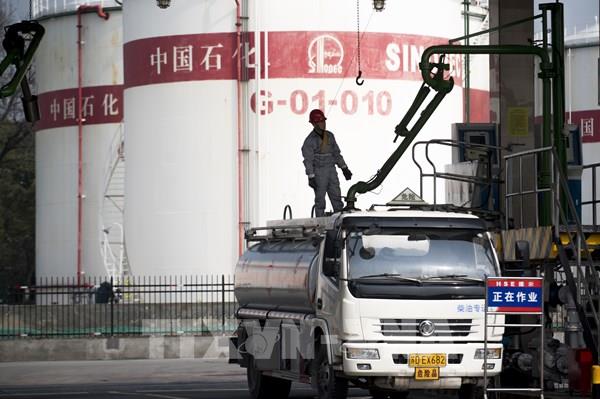 Nhập khẩu dầu của Trung Quốc tăng mạnh