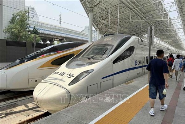 Đầu tư cố định vào ngành đường sắt Trung Quốc đạt khoảng 26,67 tỷ USD