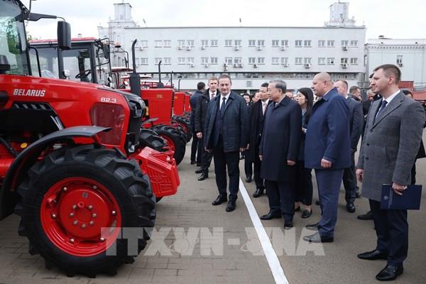 Tổng Bí thư Tô Lâm thăm Nhà máy Máy kéo Minsk (Belarus)