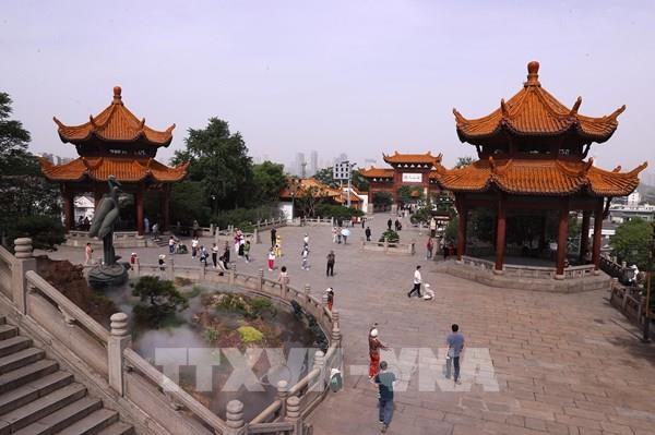 Hoàng Hạc Lâu – Biểu tượng văn hóa Trung Hoa bên dòng sông Dương Tử