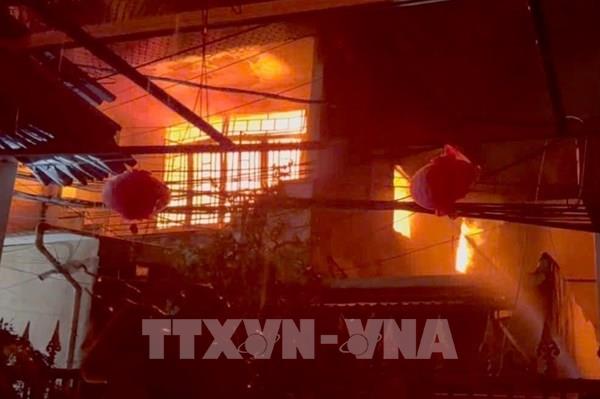 Cháy lớn tại xưởng sản xuất nhựa ở Tp Hồ Chí Minh
