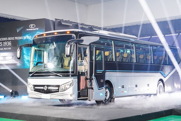 THACO AUTO xuất khẩu xe bus cao cấp sang Thái Lan