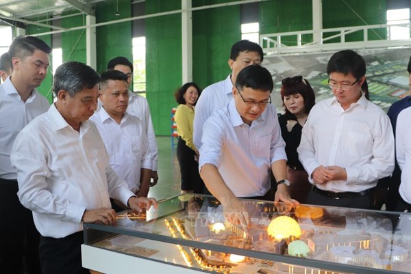 Hậu Giang chú trọng phát triển khu công nghiệp công nghệ số