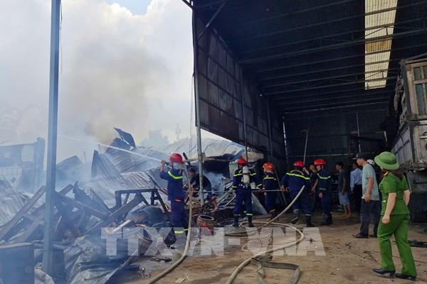 Hỏa hoạn thiêu rụi xưởng điêu khắc gỗ