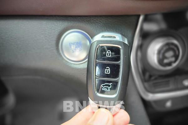 Cách mở khóa ô tô khi chìa khóa xe hết pin: Mẹo hay tài xế cần biết