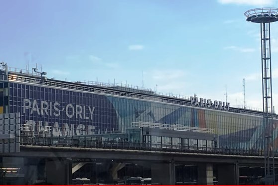 Hàng trăm chuyến bay tại sân bay Paris-Orly bị hủy bỏ