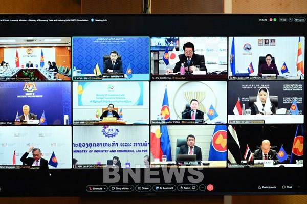 Bộ trưởng Kinh tế ASEAN và đối tác thống nhất 3 tuyên bố chung về thương mại