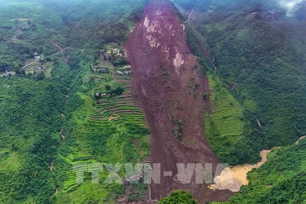 Lở đất tại Trung Quốc khiến hàng chục người mắc kẹt