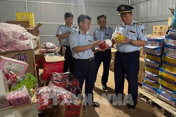 Thu giữ trên 5 tấn mỹ phẩm không rõ nguồn gốc và thực phẩm nhập lậu tại Cao Bằng