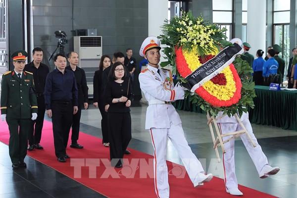 Đoàn Thông tấn xã Việt Nam vào viếng nguyên Chủ tịch nước Trần Đức Lương