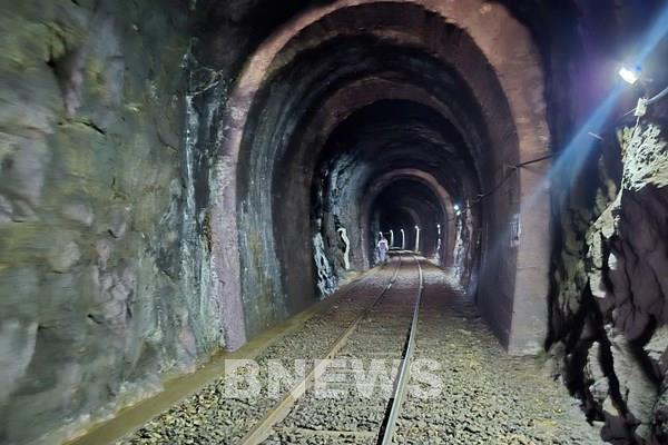 Đưa vào sử dụng điện năng lượng mặt trời tại hầm đường sắt Đèo Cả