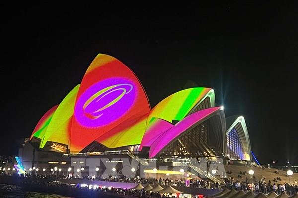 Rực rỡ Lễ hội “Vivid Sydney 2025” thắp sáng thành phố Sydney (Australia)