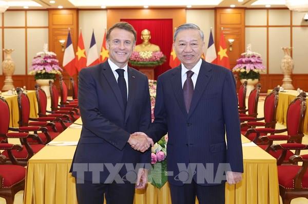 Tổng Bí thư Tô Lâm hội kiến Tổng thống Pháp