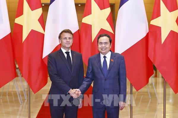 Chủ tịch Quốc hội Trần Thanh Mẫn hội kiến Tổng thống Pháp Emmanuel Macron