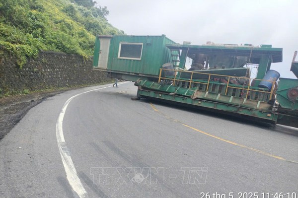 Huế: Thông xe trở lại bình thường trên Quốc lộ 1A đoạn qua đèo Hải Vân