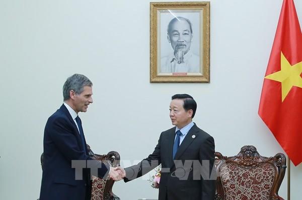 Phó Thủ tướng Trần Hồng Hà tiếp Chủ tịch kiêm Tổng giám đốc điều hành Tập đoàn CMA-CGM, Pháp