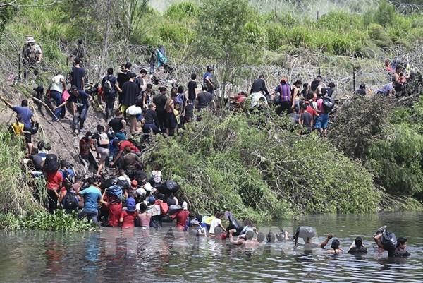 Tòa án tối cao Mỹ cho phép thu hồi tình trạng pháp lý của nửa triệu người nhập cư